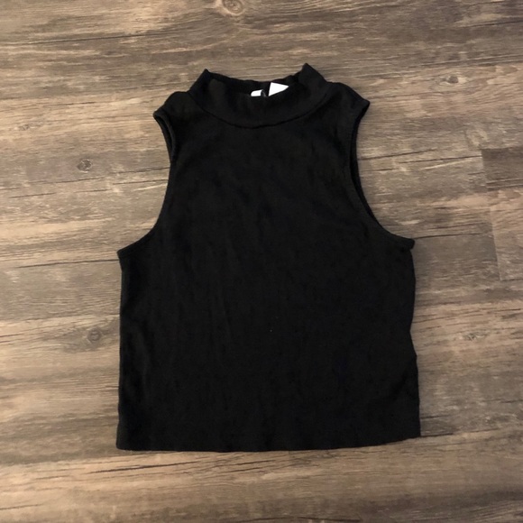 ⚡️ 3/25$ ⚡️ Divided Black Ribbed Mock Neck Crop Top Sz S - Picture 1 of 2
